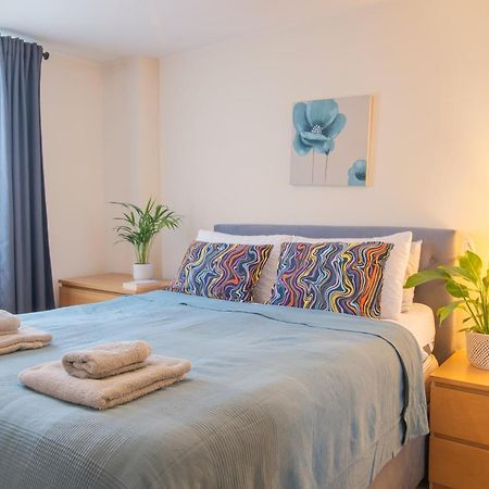 Stay In Our Stylish Flat! & Secure Building & Sleeps Up To 4 Birmingham Exterior foto