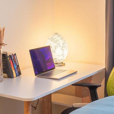 Stay In Our Stylish Flat! & Secure Building & Sleeps Up To 4 Birmingham Exterior foto