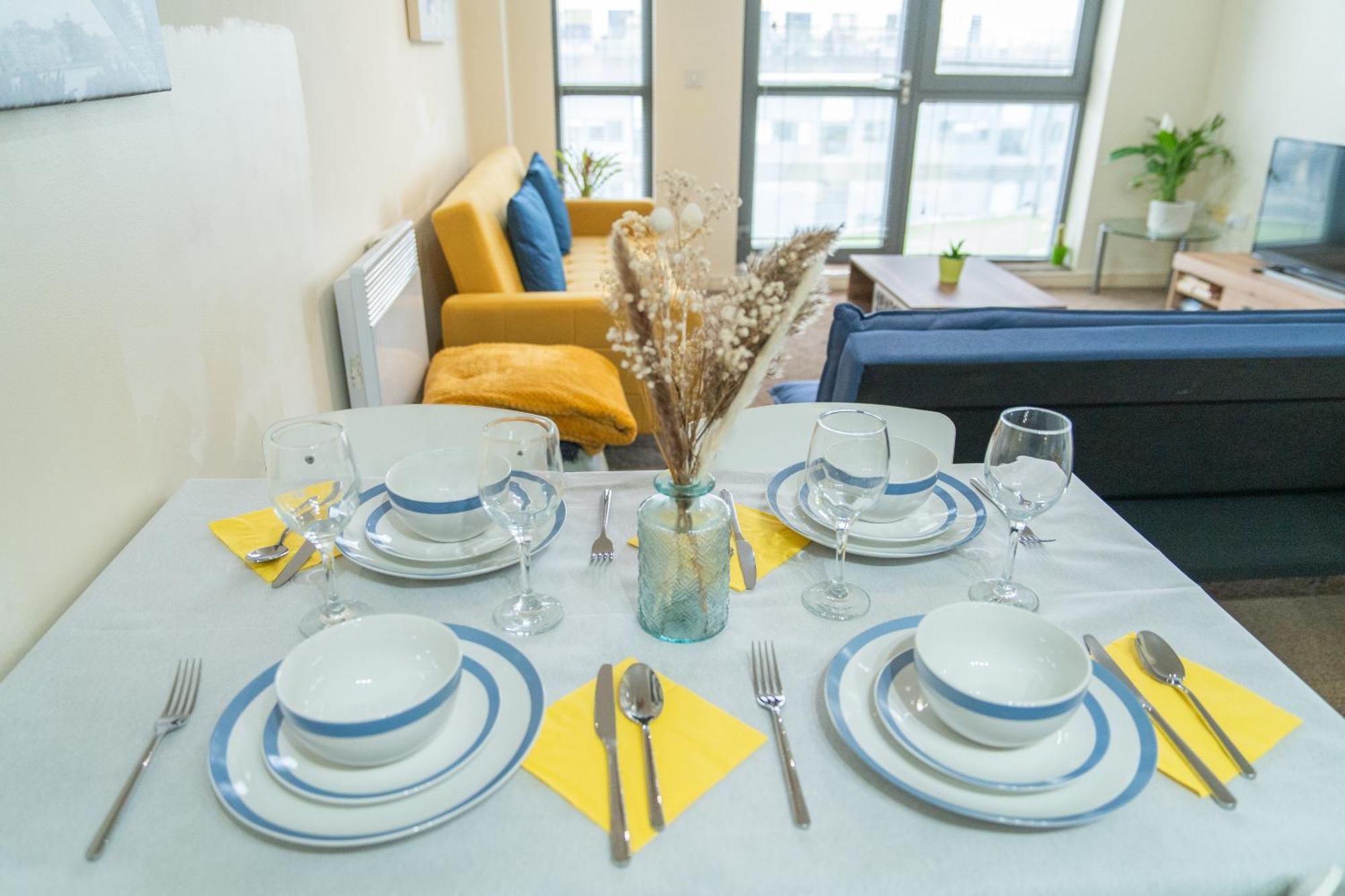 Stay In Our Stylish Flat! & Secure Building & Sleeps Up To 4 Birmingham Exterior foto
