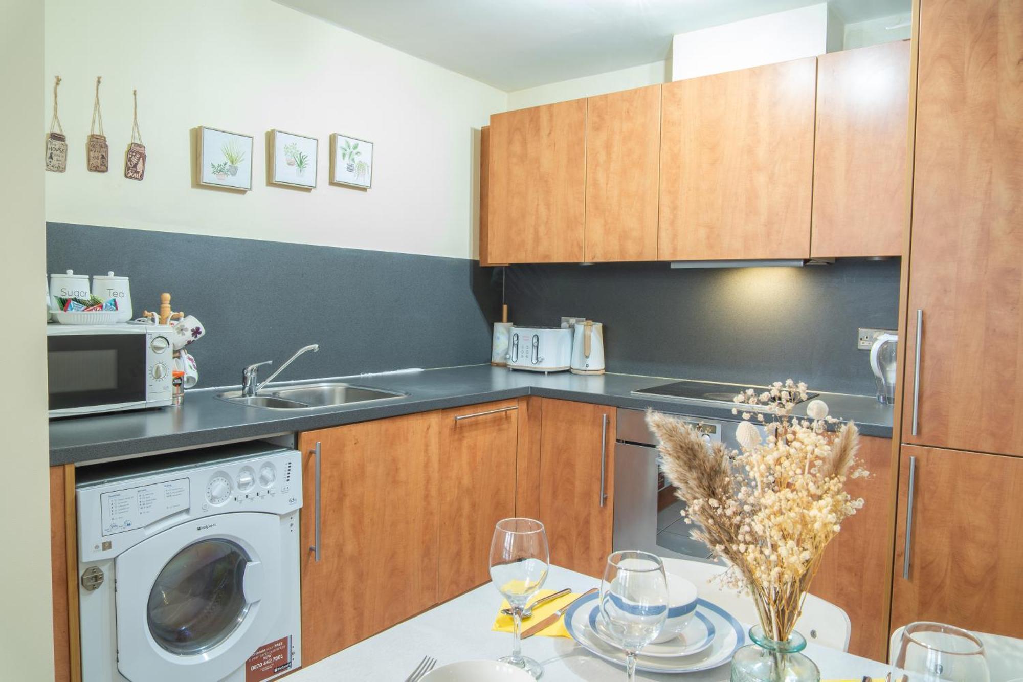 Stay In Our Stylish Flat! & Secure Building & Sleeps Up To 4 Birmingham Exterior foto