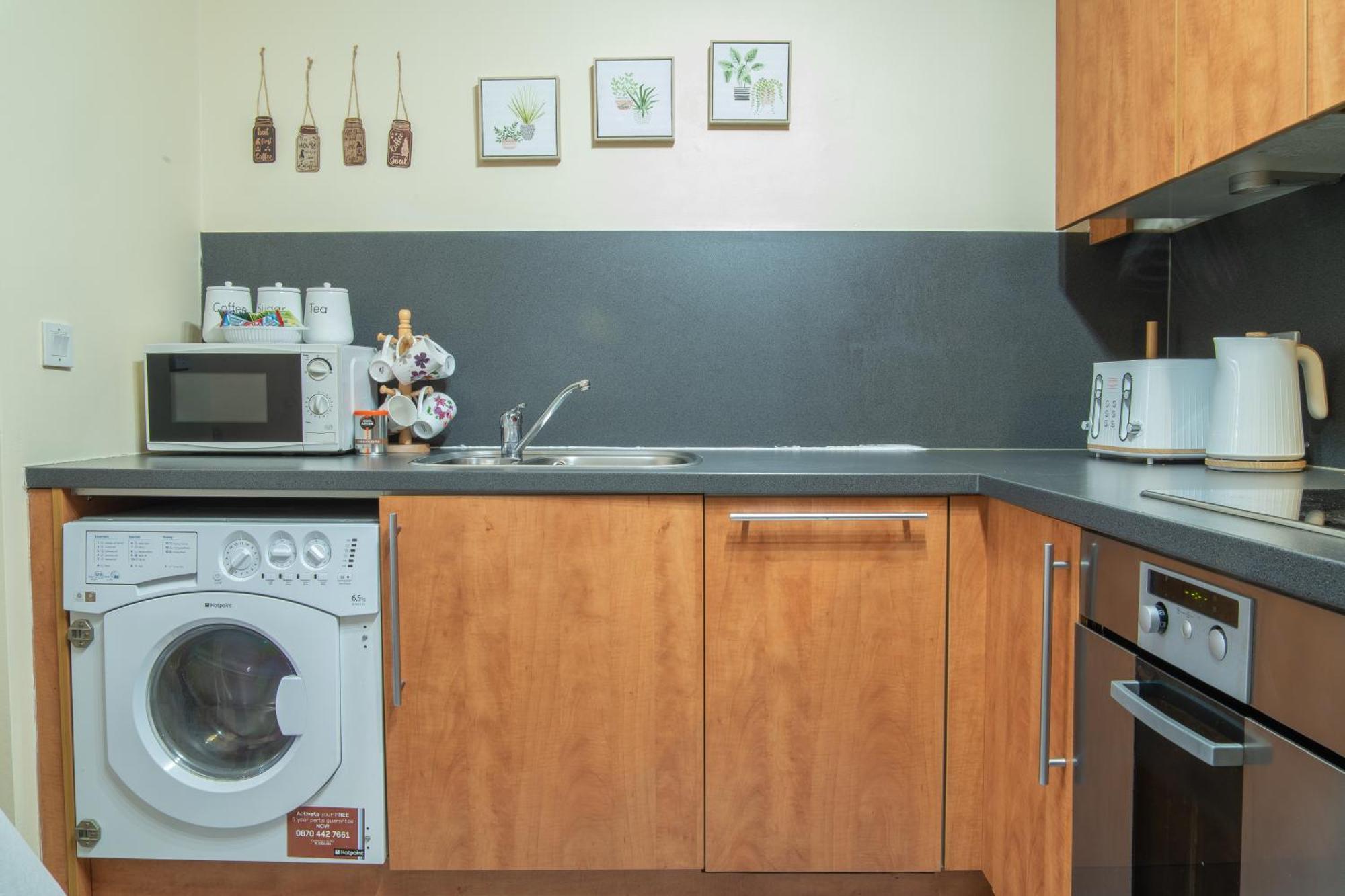 Stay In Our Stylish Flat! & Secure Building & Sleeps Up To 4 Birmingham Exterior foto